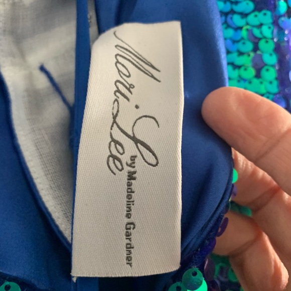 Sequin gown with matching blue suede shoes - Picture 3 of 9